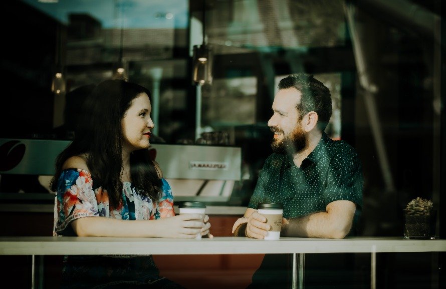 Dificuldades em se relacionar? Como iniciar conversa?