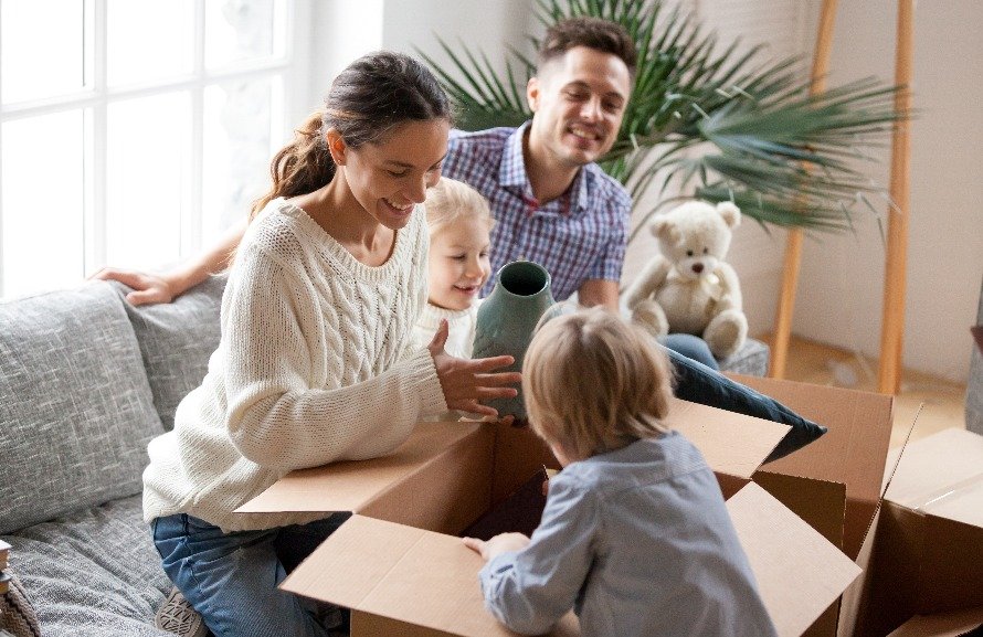 Entrei num novo relacionamento. E agora, onde vamos viver?